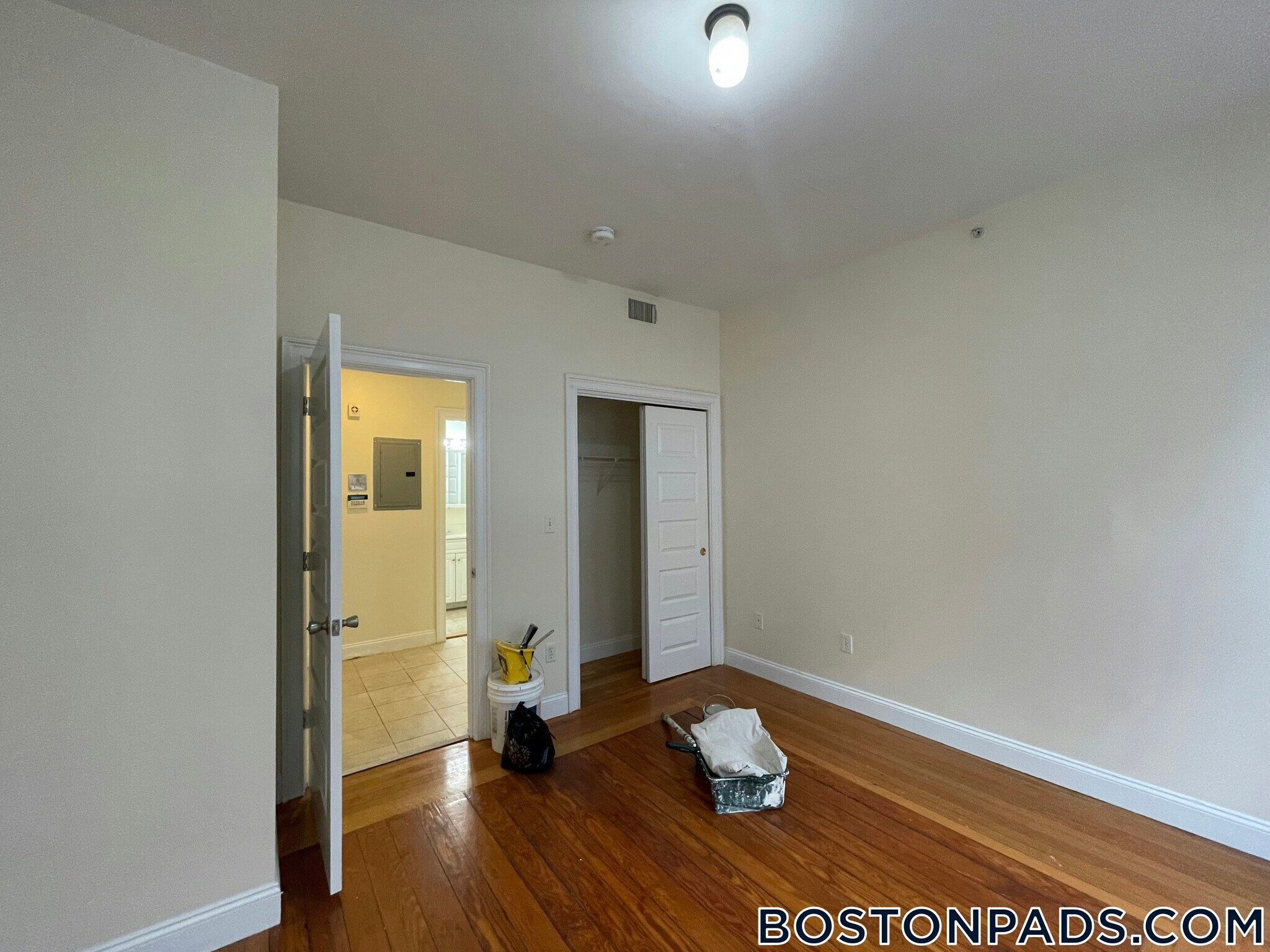 Building Photo - 53 Ashford St