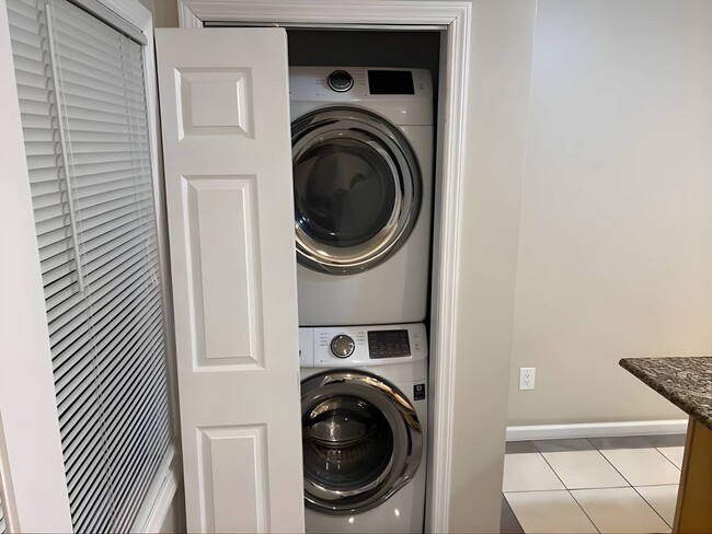 Building Photo - 57 S Fulton St