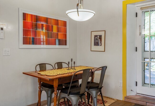 Building Photo - 573 W San Francisco St