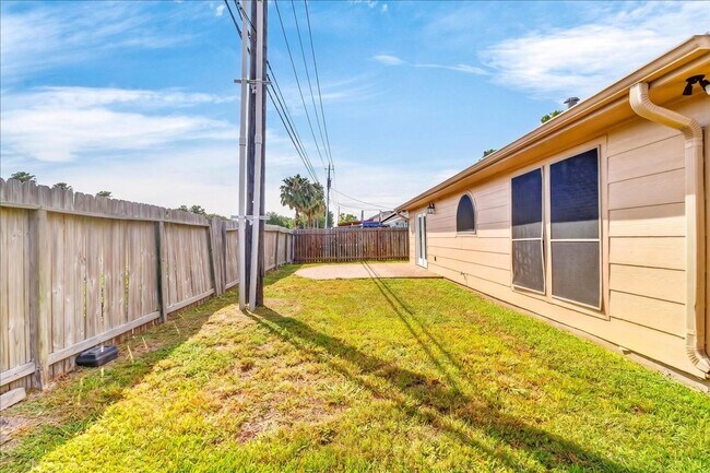 Building Photo - 5114 Spring Brook Dr