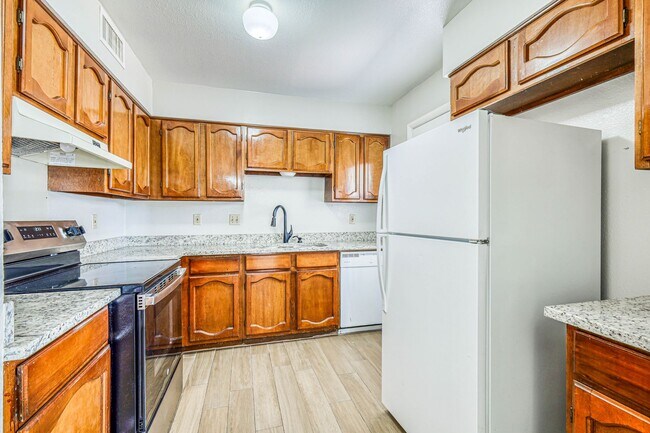 Building Photo - 601-603  Alicante Way