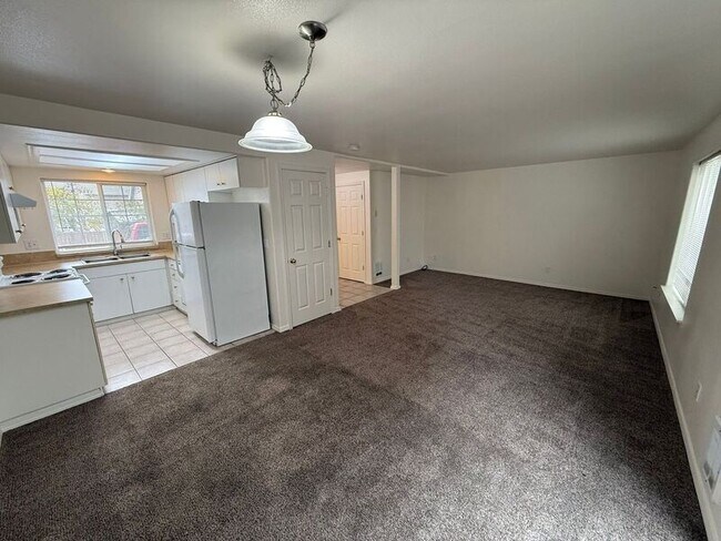 Building Photo - 4342 Ward Pl NE