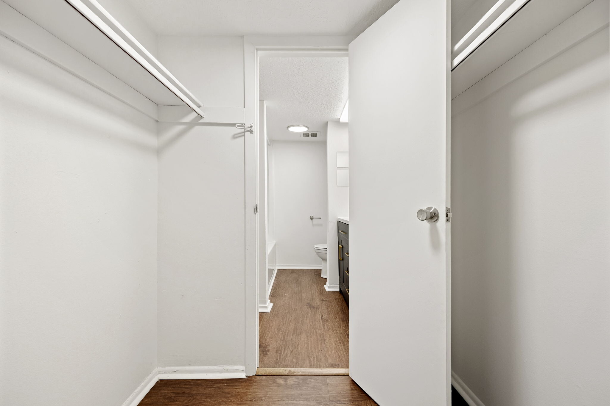 Building Photo - 7488 Country Brook Dr