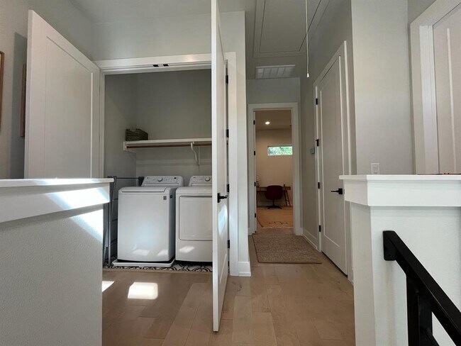 Building Photo - 3507 Oak Springs Dr