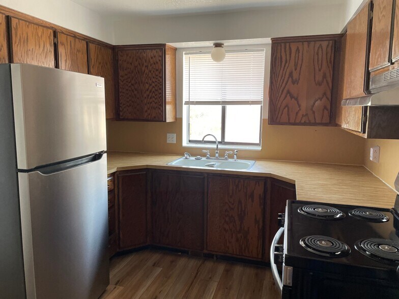 Building Photo - 2894 S 625 W
