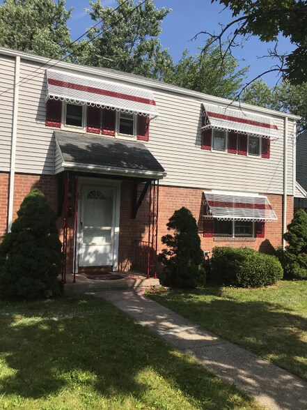 Primary Photo - 28 Rutland St