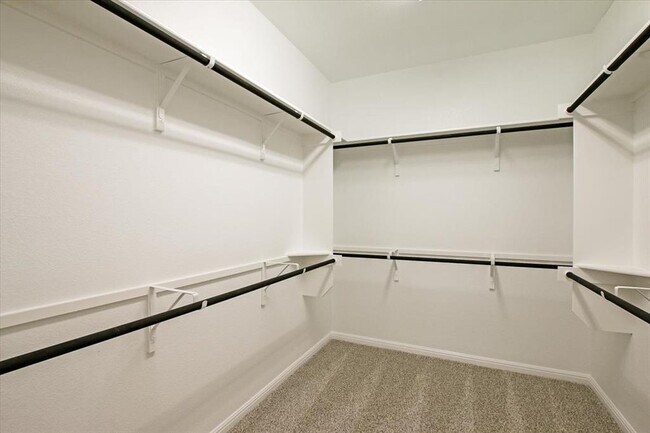 Building Photo - 108 Peruvian Ln