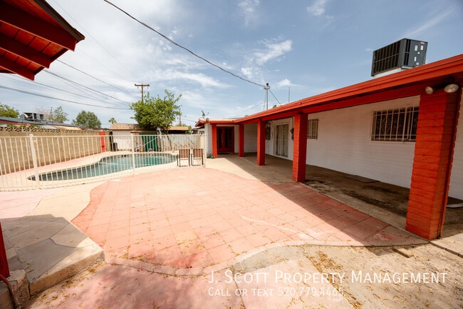 Building Photo - 3508 W Orchid Ln