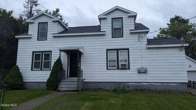 Building Photo - 63 Wellington Ave