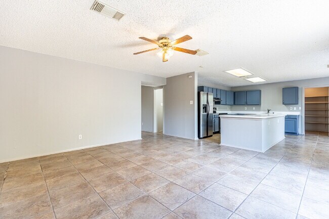 Building Photo - 8423 Parry Path