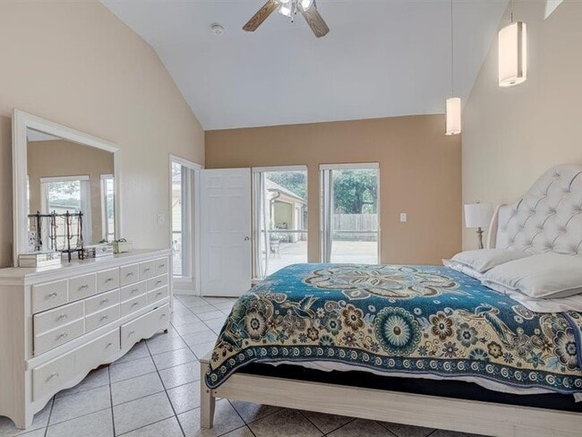 Building Photo - 8422 Tavenor Ln