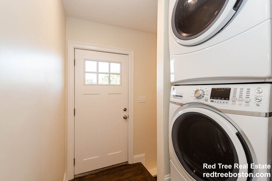 Building Photo - 28 Albion St