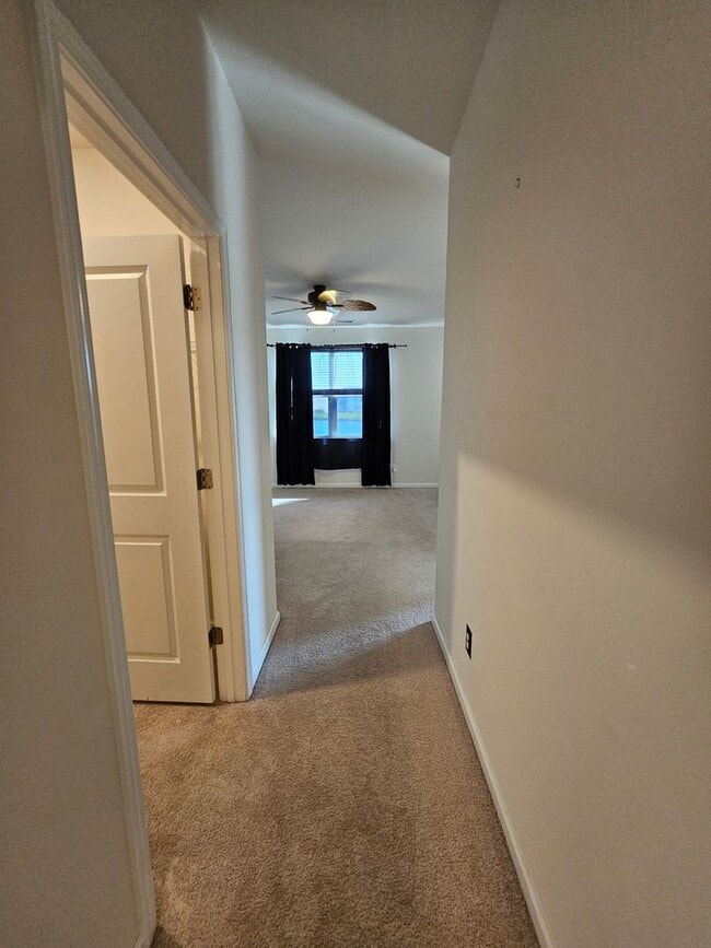 Building Photo - Long Term Rental - 3 Bed, 2 Bath in Bells ...