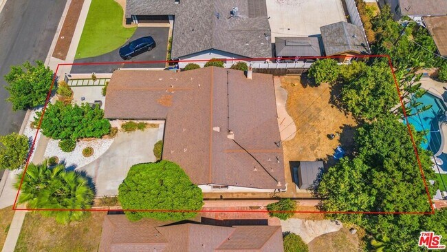 Building Photo - 15920 Gledhill St