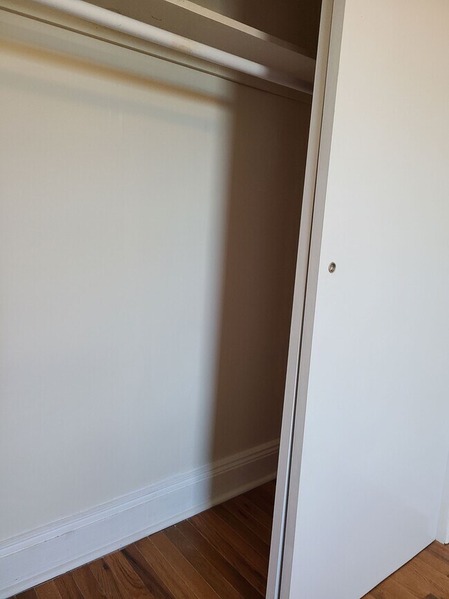 Building Photo - 6440 Catalpa Ave