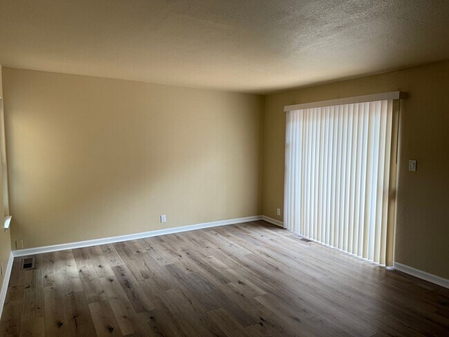 Building Photo - BEAUTIFULLY REMODELED 2 BEDROOM IN CARMICHAEL