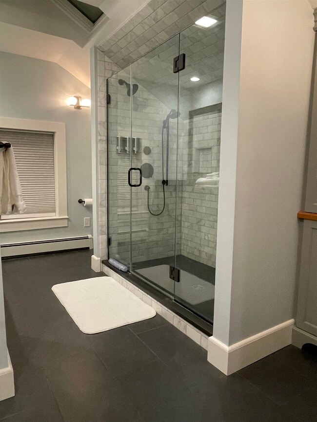 Building Photo - 70 Front St