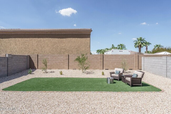 Building Photo - 17072 W Alice Ave