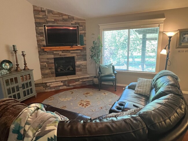 Building Photo - 2281 N 1420 W