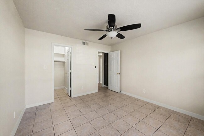 Building Photo - 6885 E Cochise Rd