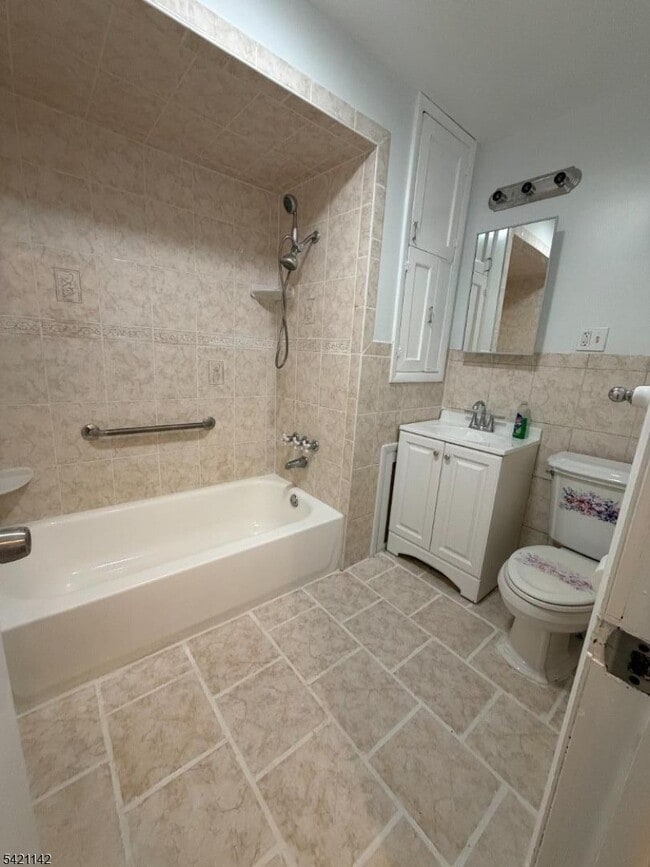 Building Photo - 12 Patten Pl