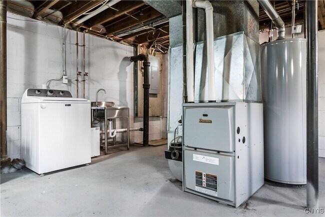 Building Photo - 222 Wilber St