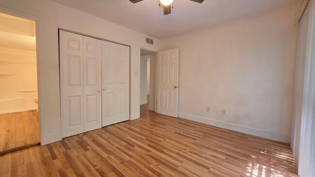 Building Photo - 1 bed, 1 bath, 2nd floor, condominium