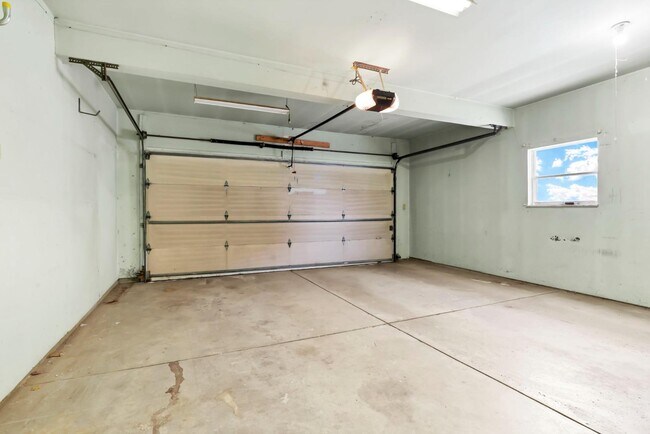 Building Photo - 3080 Pine Valley Rd