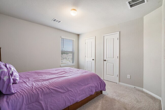 Building Photo - 2576 Westslope Dr