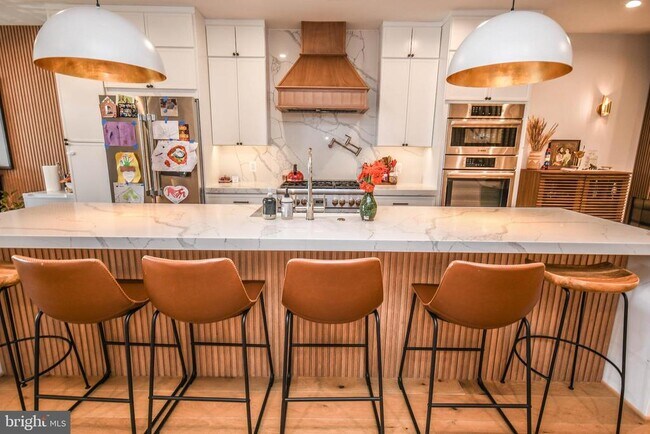 Building Photo - 1368 Randolph St NW