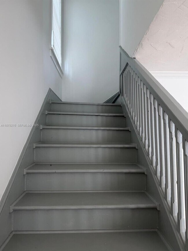 Building Photo - 177 NE 44th St