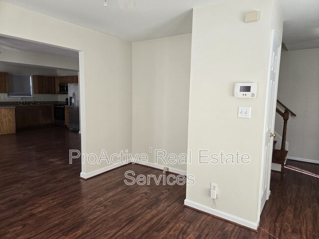 Building Photo - 831 Marshall Ave