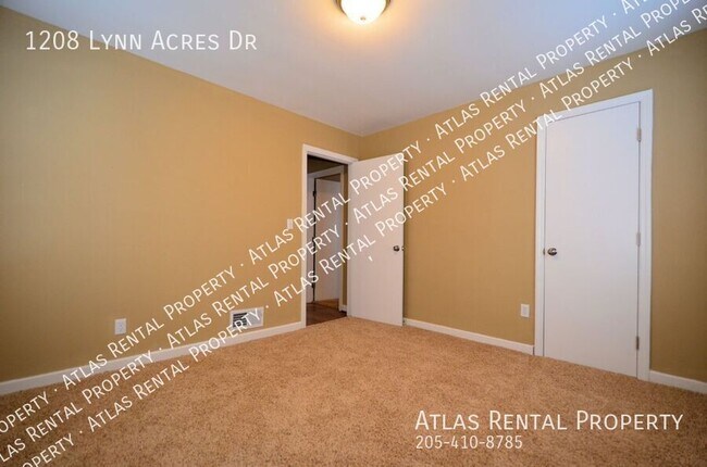Building Photo - 1208 Lynn Acres Dr