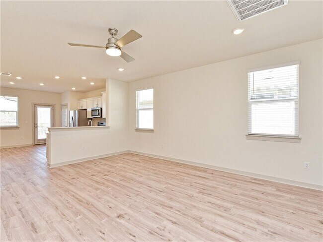 Building Photo - 7512 Daves Landing Dr