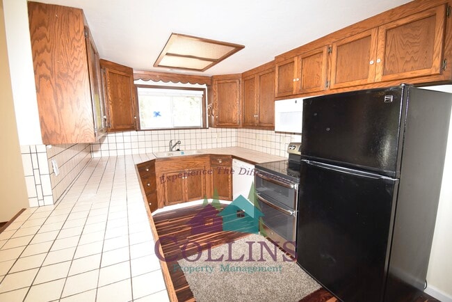 Building Photo - 11071 Cedar Ridge Dr