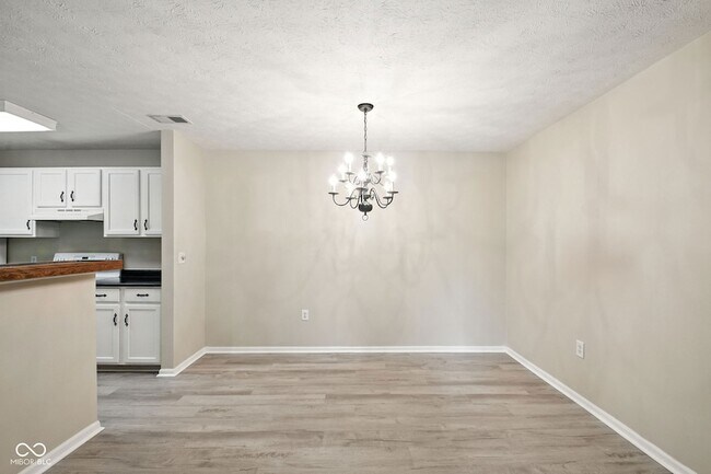 Building Photo - 12598 Tennyson Ln