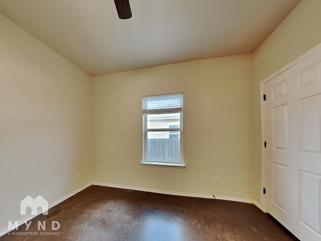 Building Photo - 226 Kaspar Way