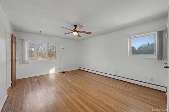 Building Photo - 38 Park Dr E