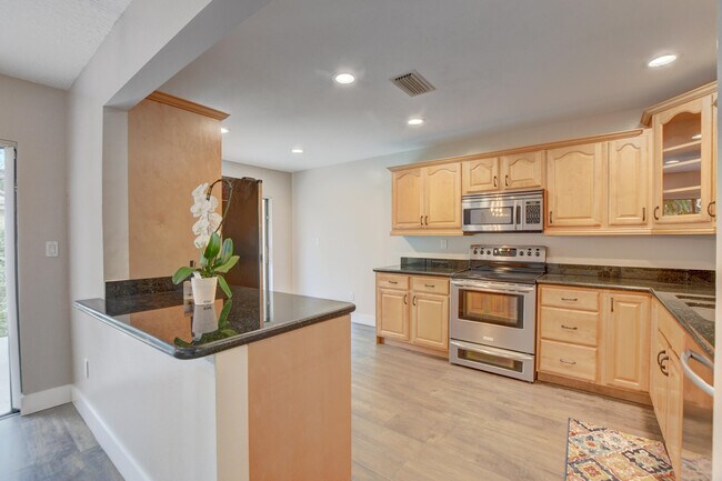 Building Photo - 6165 Belleza Ln