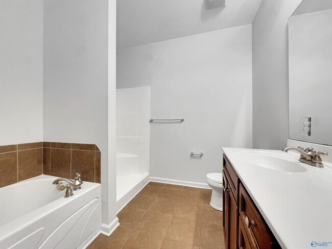 Building Photo - 411 Prom Dr SW