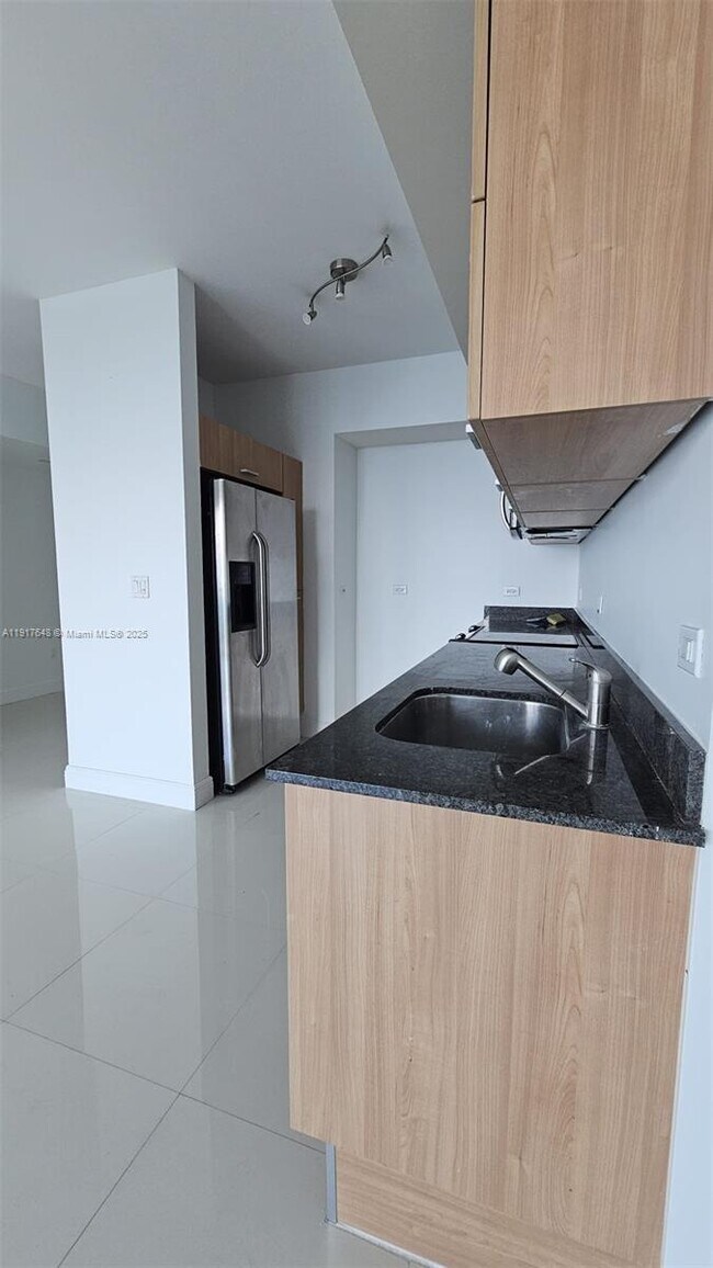 Building Photo - 350 S Miami Ave