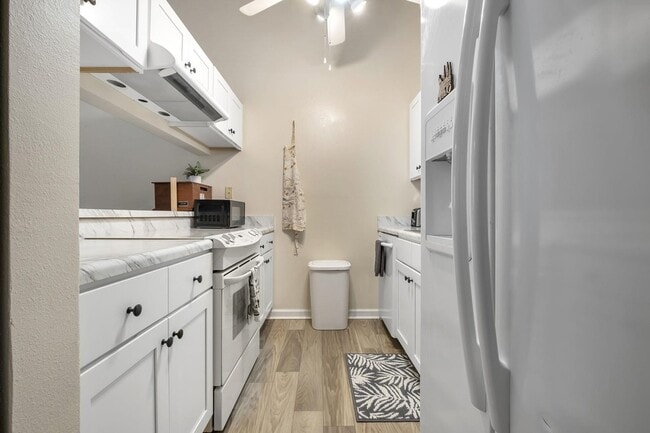 Building Photo - 2203 Sandpiper St