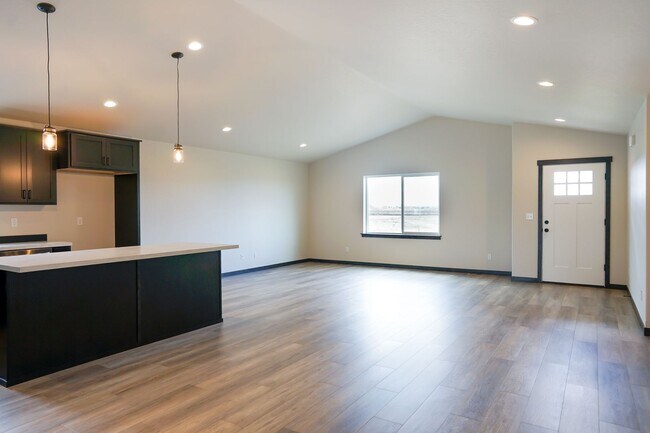 Building Photo - Brand New with 3 car garage