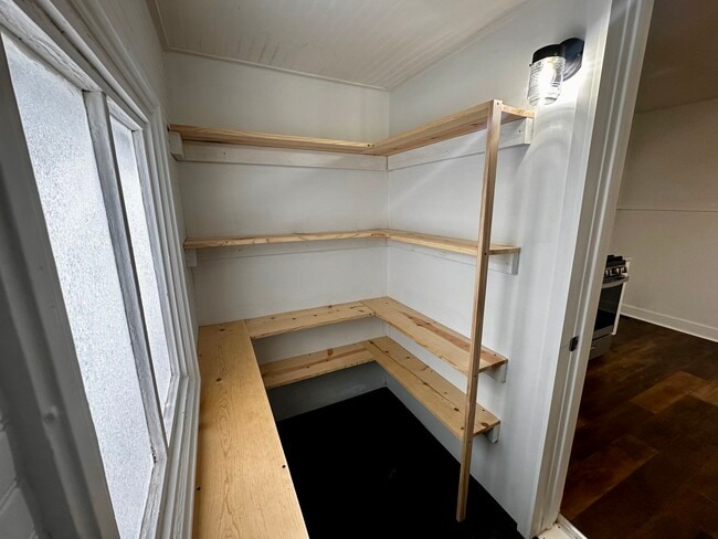 Building Photo - 716 Coit Ave NE