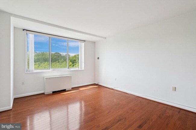 Building Photo - 10401 Grosvenor Pl
