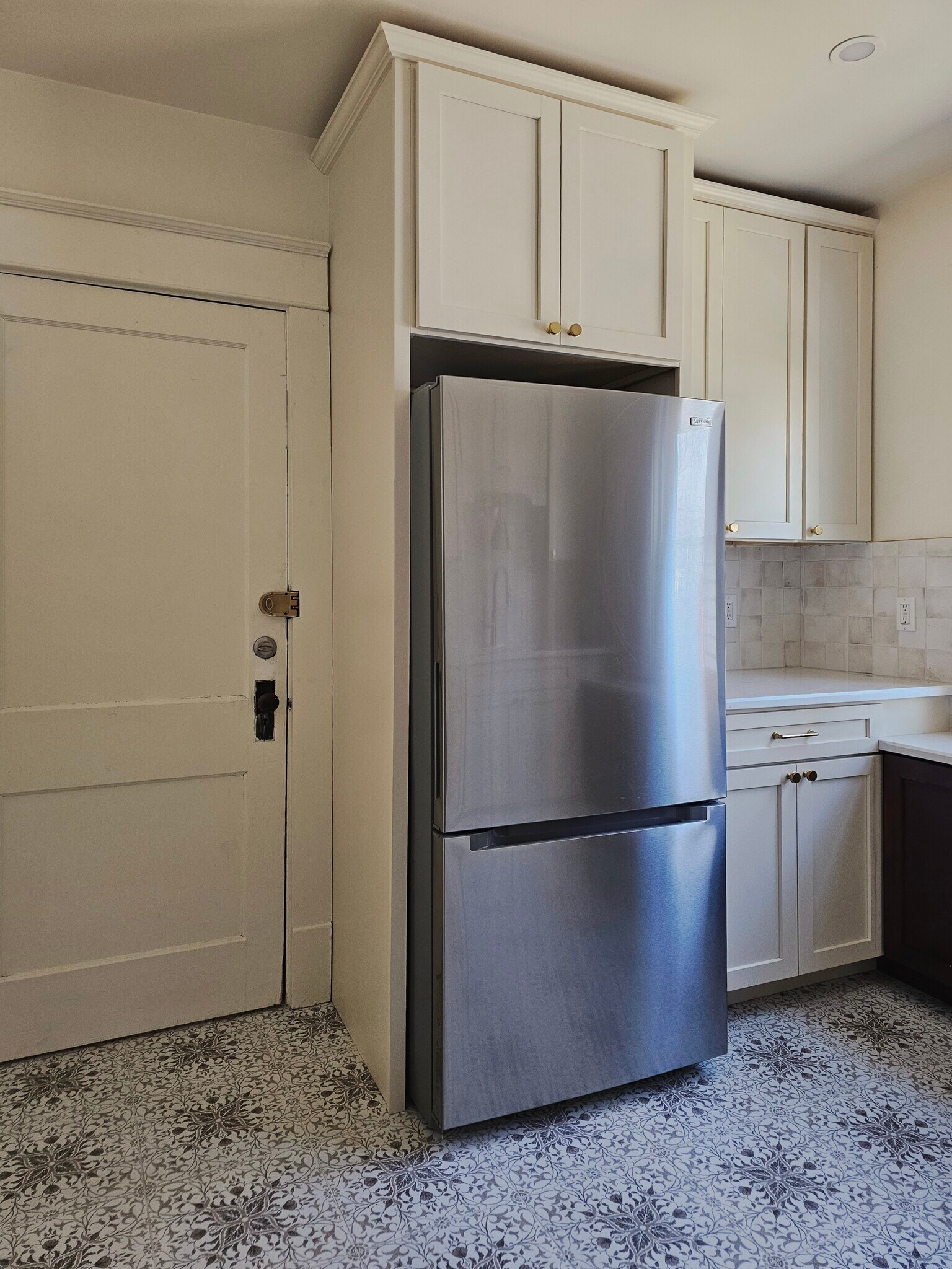 Building Photo - 148 Nassau Ave