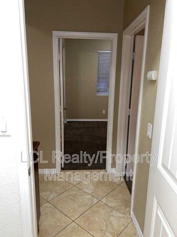 Building Photo - 30364 Skipstone Way