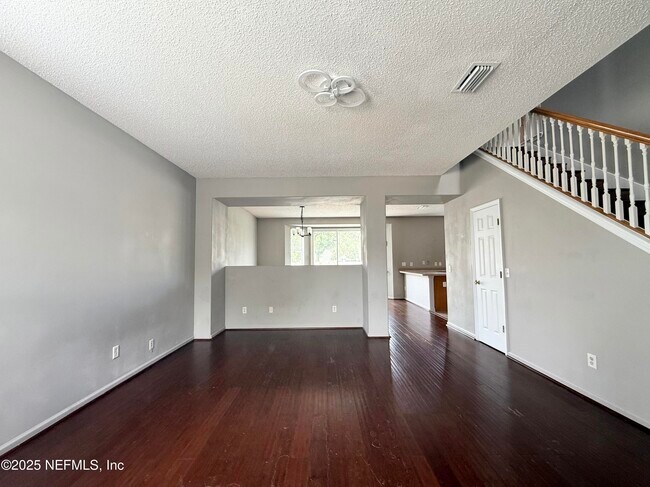 Building Photo - 404 Monet Ave
