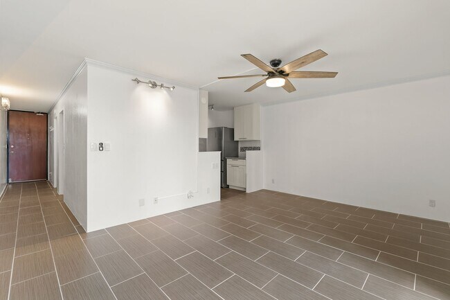 Building Photo - 2092 Kuhio Ave #906