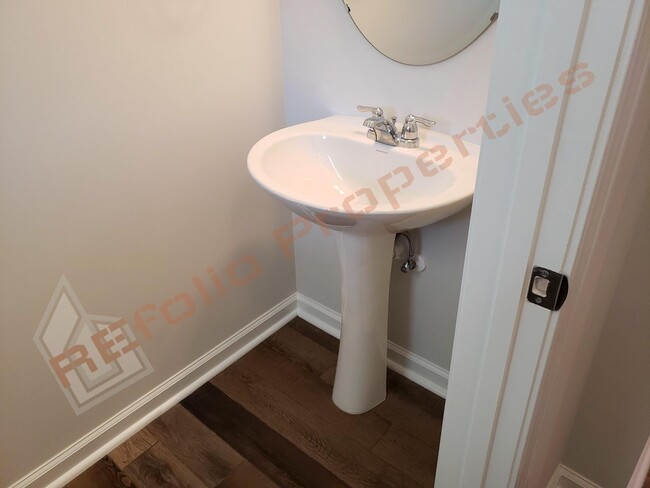 Building Photo - Brand New 3 BR 1-Car Garage Townhome in Do...